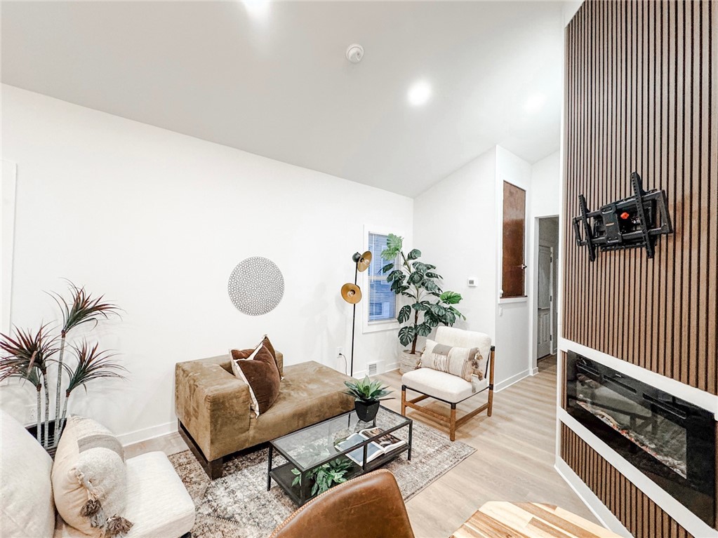 45 Pearl Street Rochester, NY 14607 - Photo 4 of 12