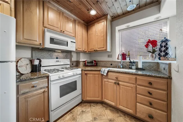 $850,000 | 2894 Silverado Lane, Clearlake, CA 95422