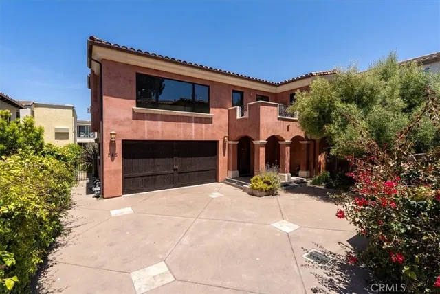 a view of outdoor space yard and patio
