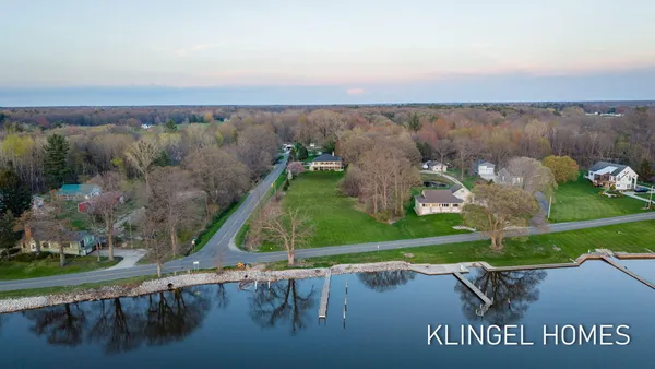 $1,500,000 | 15400 148th Avenue, Spring Lake, MI 49456