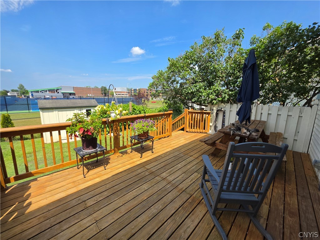 6147 Diffin Road Cicero, NY 13039 - Photo 5 of 45 Large deck