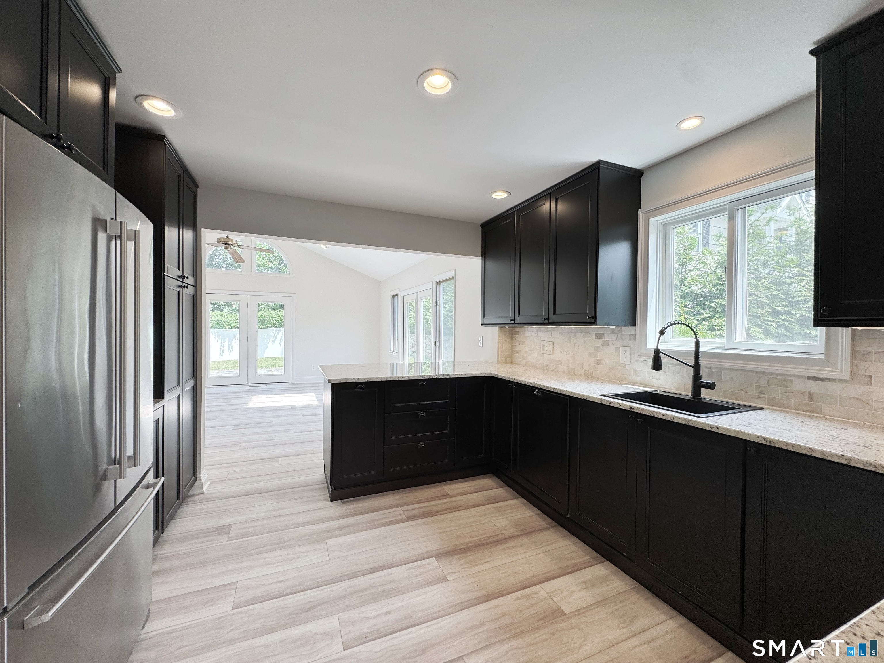 10 Harvann Road Norwalk, CT 06850 - Photo 3 of 35