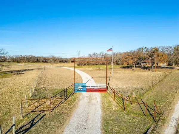$1,450,000 | 141 County Road 4793, Boyd, TX 76023