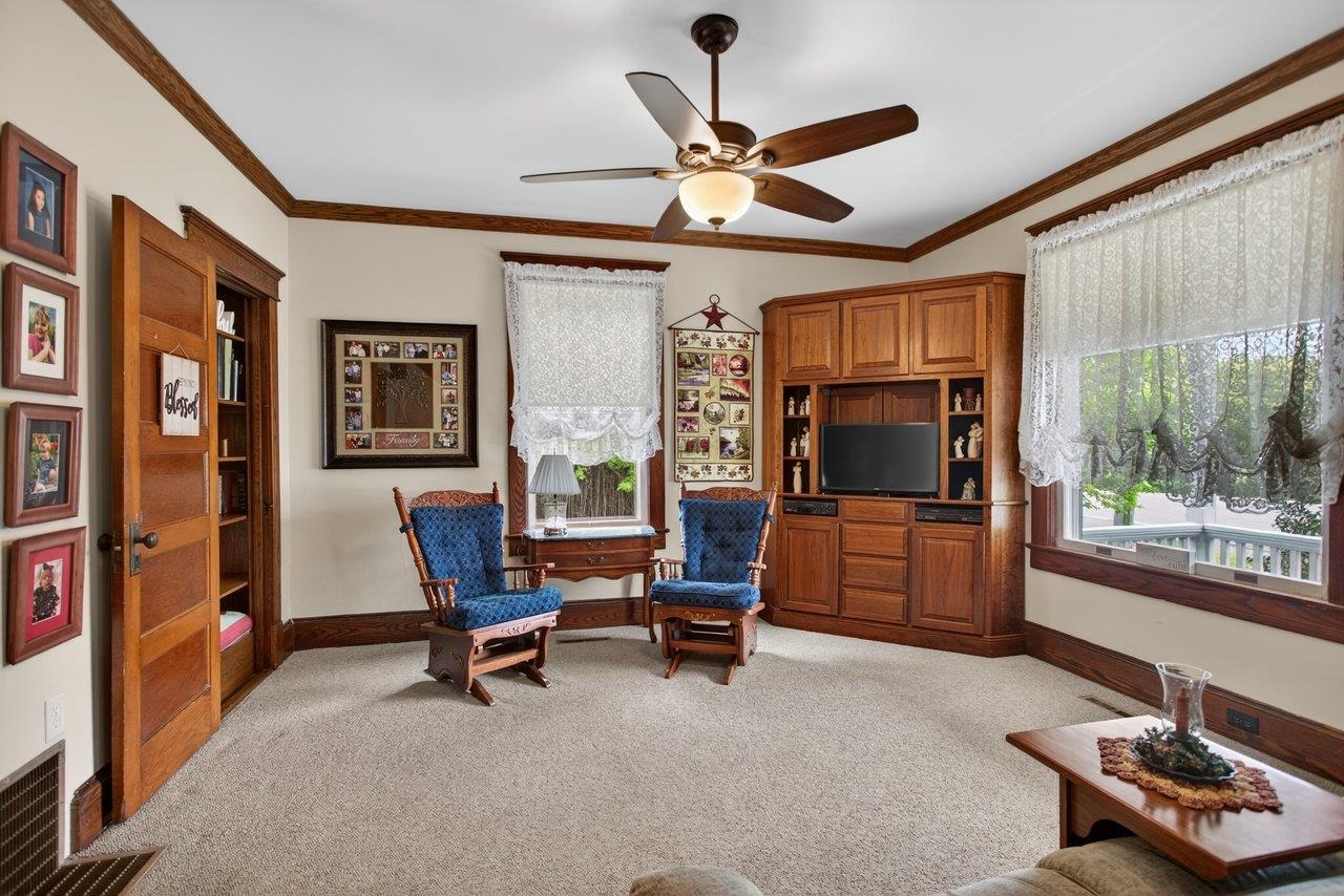 107 Timber Way Broadway, VA 22815 - Photo 5 of 73 a living room with furniture and a flat screen tv