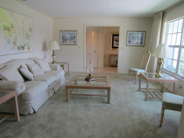 253 Puritan Road West Palm Beach, FL 33405 - Photo 6 of 43 LIVING ROOM