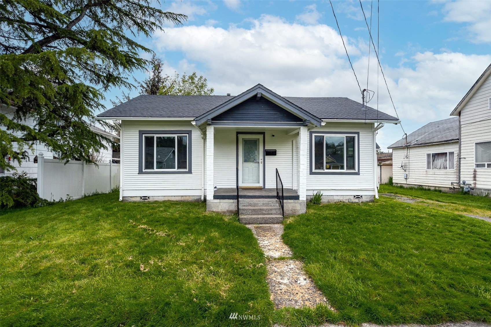 87 Southwest Cascade Avenue Chehalis, WA 98532 - Photo 1 of 30 Gallery Image 1