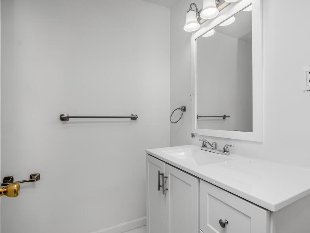 3357 Perry Avenue Bronx, NY 10467 - Photo 17 of 31 Bathroom with vanity