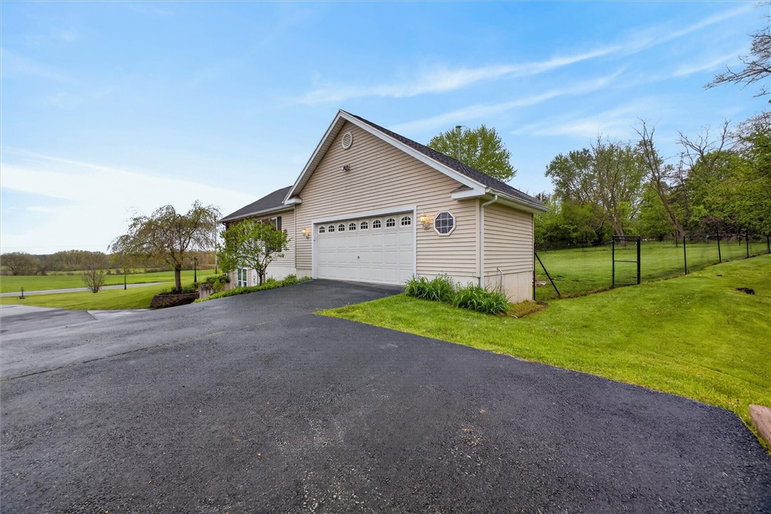 663 Hosmer Road Churchville, NY 14428 - Photo 4 of 42