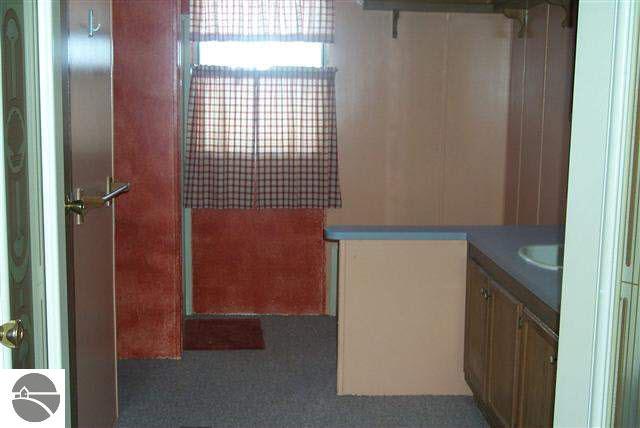 5239 Ehinger Road West Branch, MI 48661 - Photo 5 of 9 1751454-4.JPG
