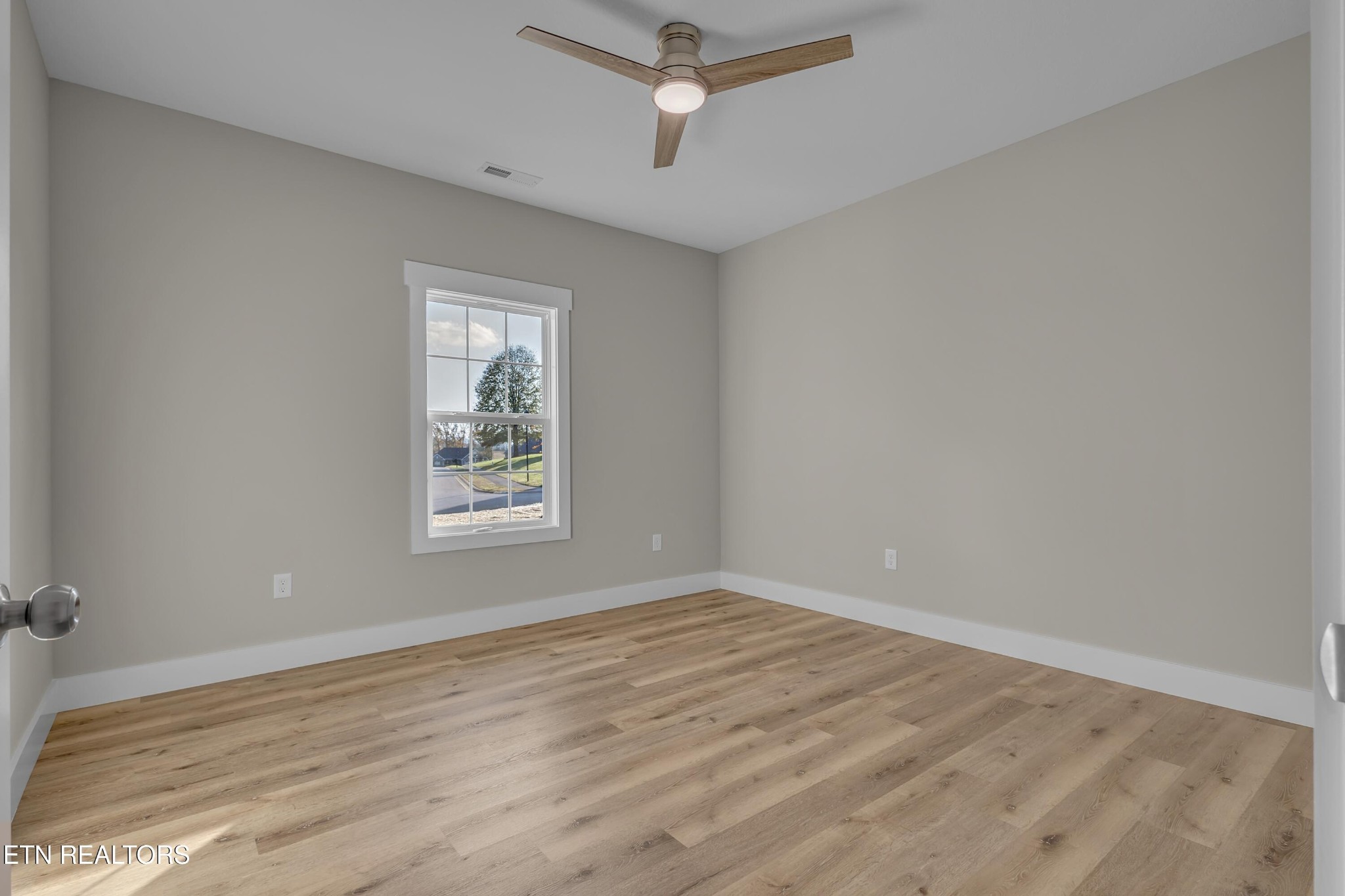1352 Rippling Waters Circle Sevierville, TN 37876 - Photo 16 of 28 Gallery Image 16