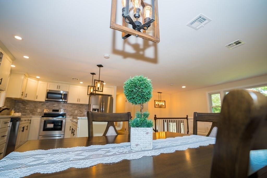 369 Pemberton Street Walpole, MA 02081 - Photo 11 of 31 Gallery Image 11