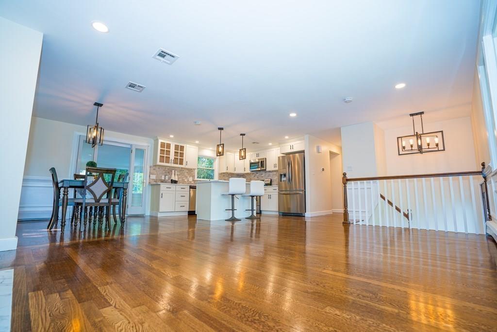 369 Pemberton Street Walpole, MA 02081 - Photo 5 of 31 Gallery Image 5