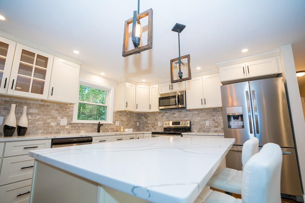 369 Pemberton Street Walpole, MA 02081 - Photo 8 of 31 Gallery Image 8