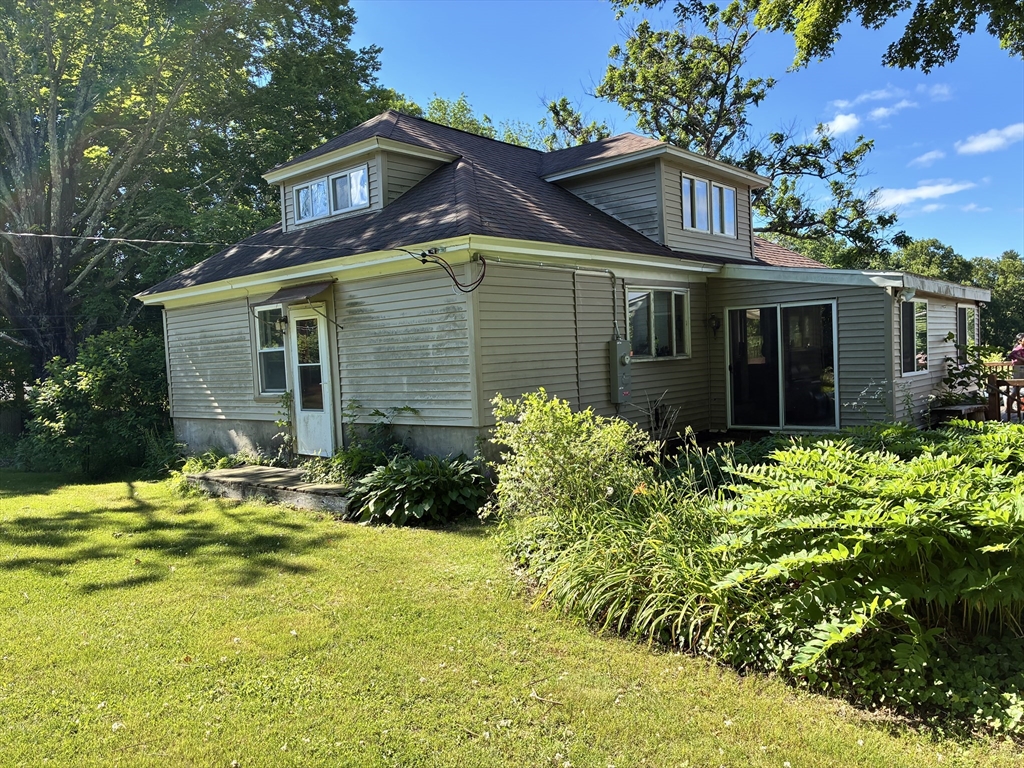 514 Mashamoquet Road Pomfret, CT 06259 - Photo 2 of 36 Gallery Image 2