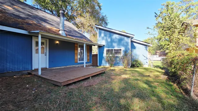 a view of backyard of house