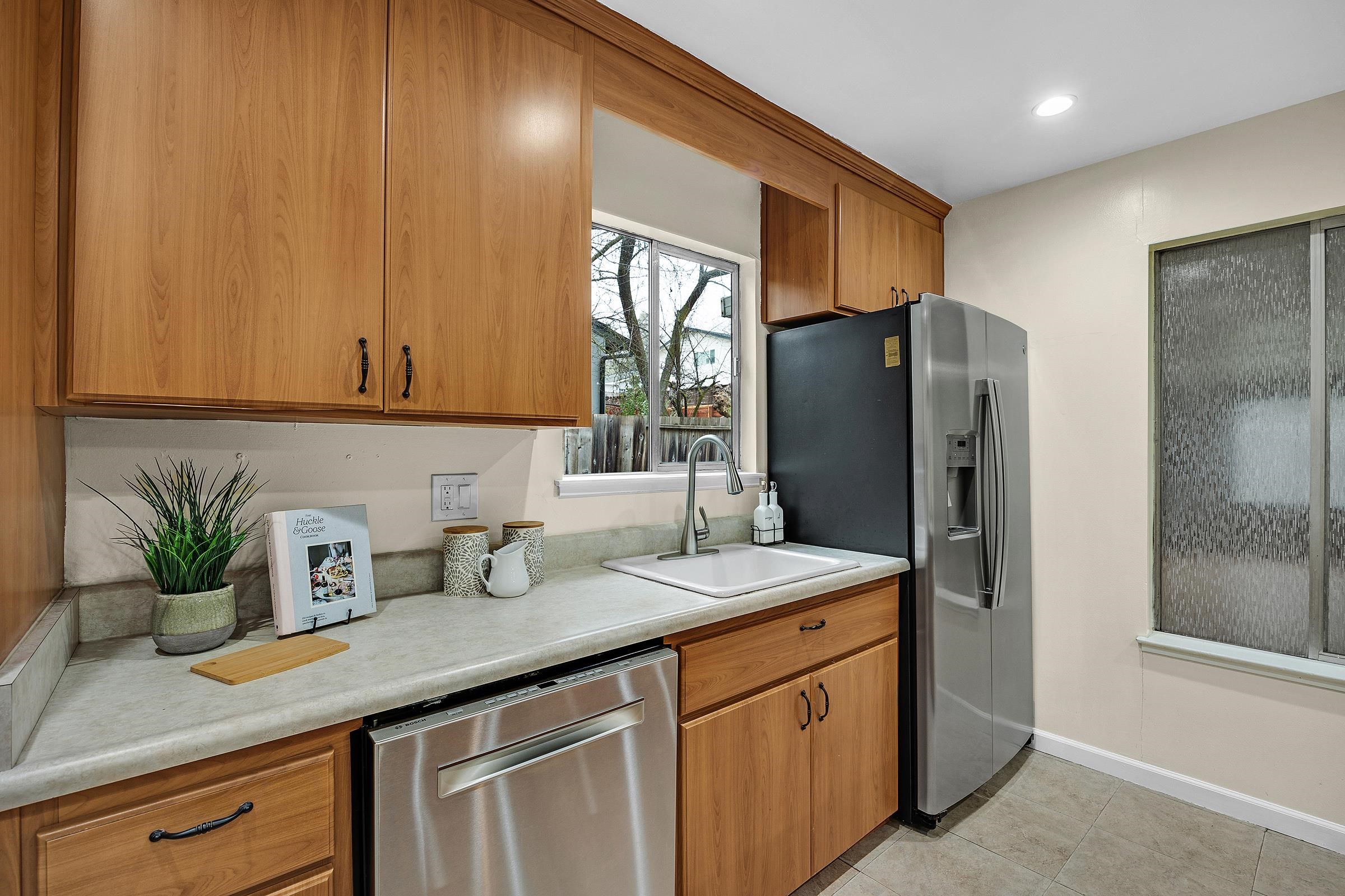 550 Blue Ridge Drive Martinez, CA 94553 - Photo 9 of 34