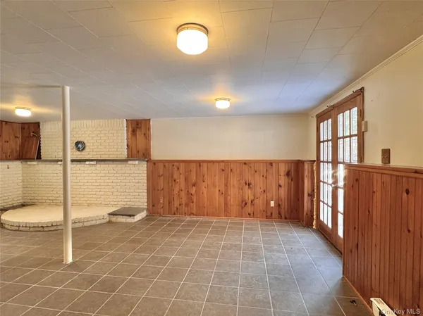 a view of a storage & utility room