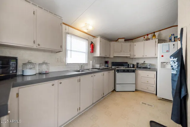 $289,500 | 22 Ranch Road, Concho, AZ 85924