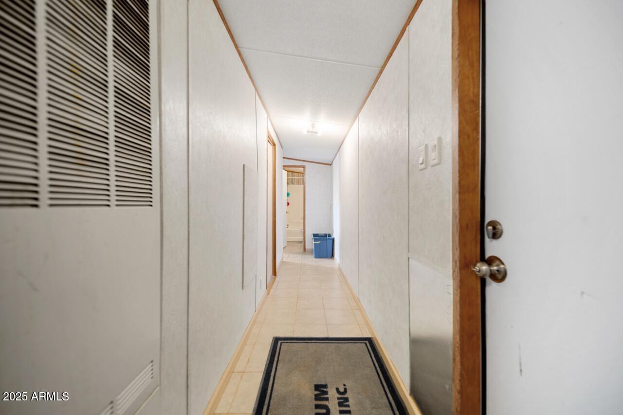 22 Ranch Road Concho, AZ 85924 - Photo 20 of 36 Hallway