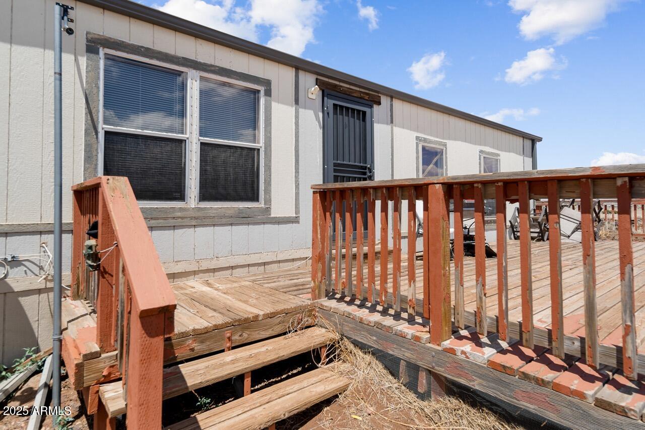 22 Ranch Road Concho, AZ 85924 - Photo 7 of 36 Patio