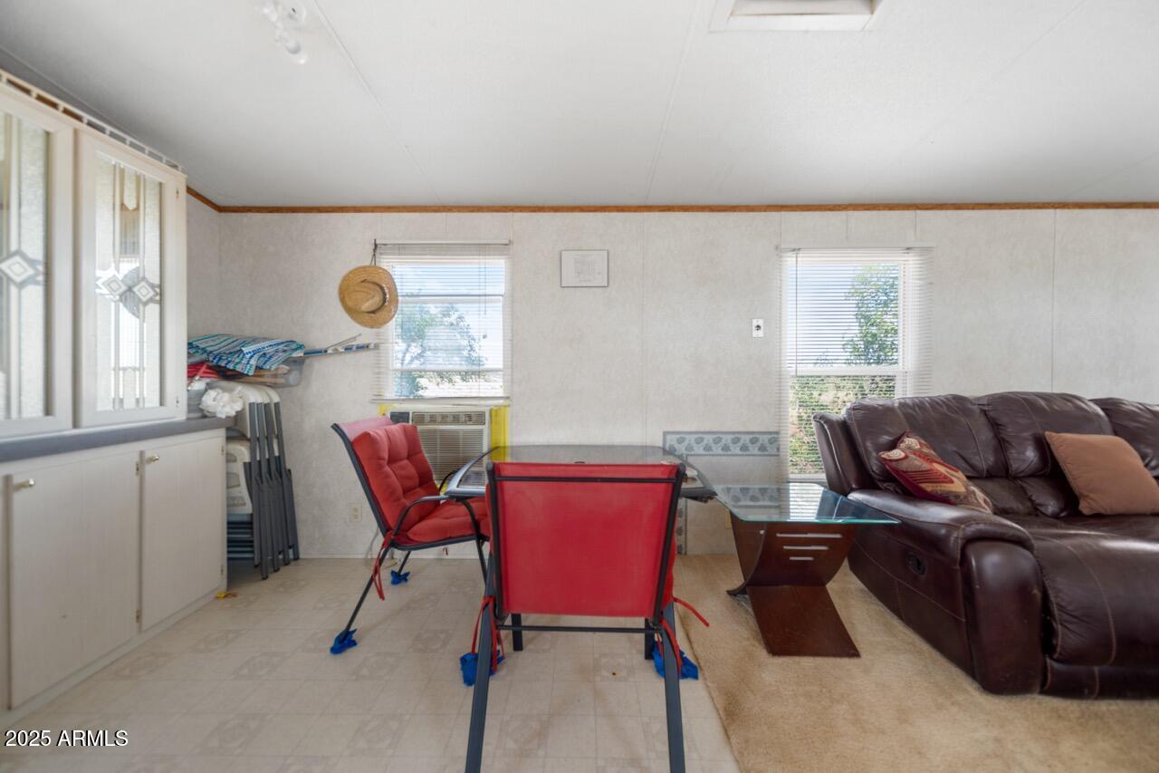 22 Ranch Road Concho, AZ 85924 - Photo 10 of 36 Living Room