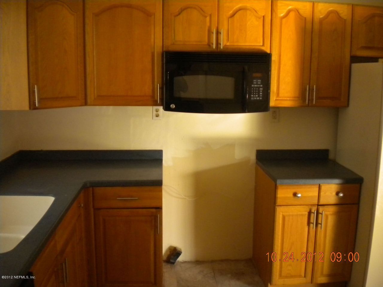 1062 Ibis Road Jacksonville, FL 32216 - Photo 6 of 15 Kitchen View 2