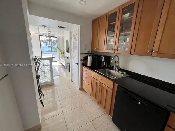 $3,000 | 9800 West Bay Harbor Drive, Unit 605, Bay Harbor Islands, FL 33154