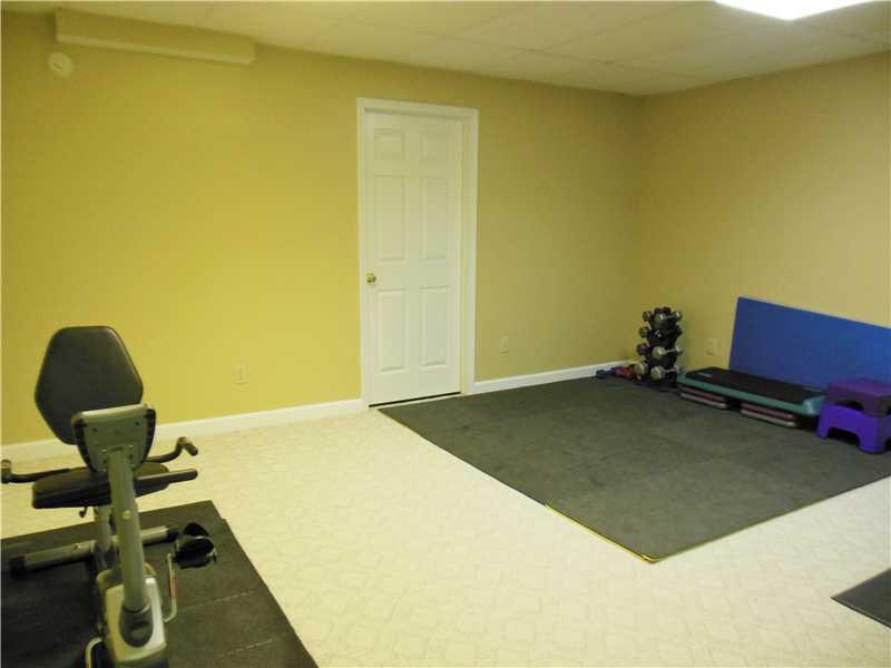 1063 Lapwing Drive Columbus, IN 47203 - Photo 20 of 24