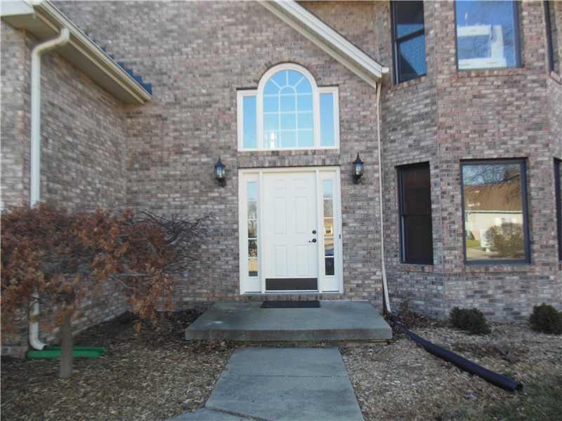 1063 Lapwing Drive Columbus, IN 47203 - Photo 2 of 24