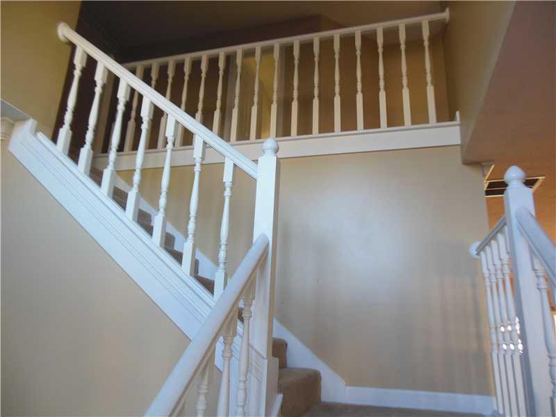 1063 Lapwing Drive Columbus, IN 47203 - Photo 4 of 24