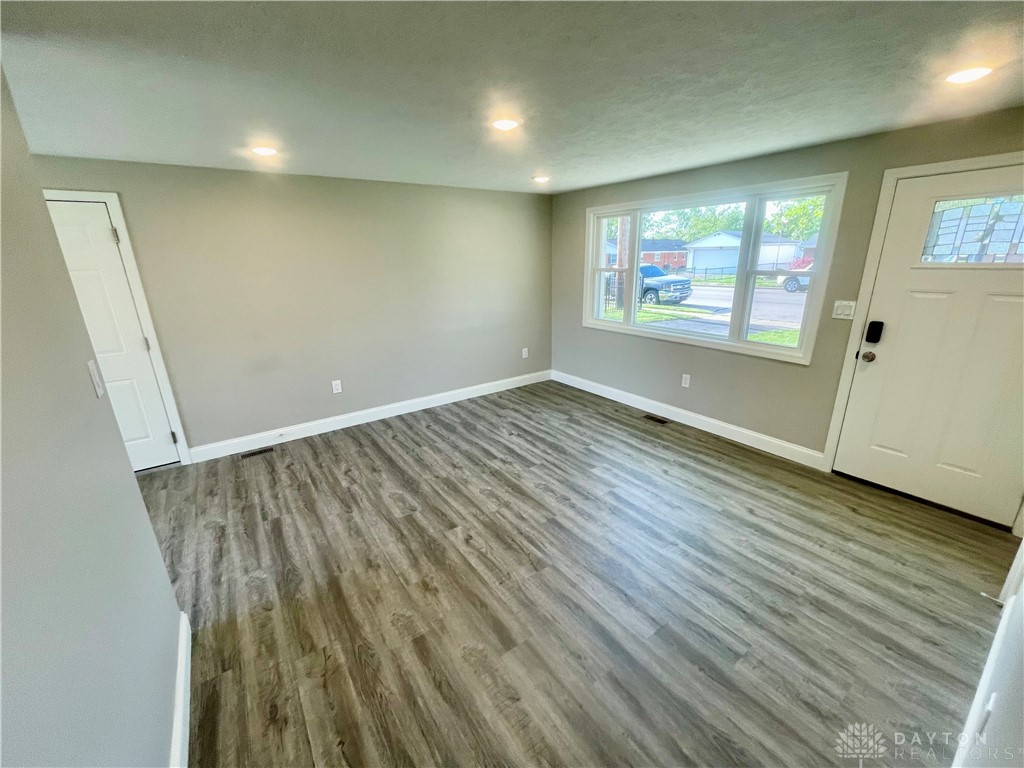 408 West Martindale Road Englewood, OH 45322 - Photo 6 of 23