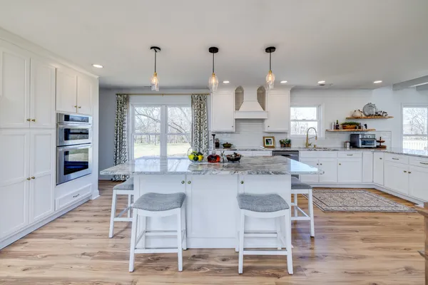 $749,900 | 901 Riverside Avenue, Grottoes, VA 24441