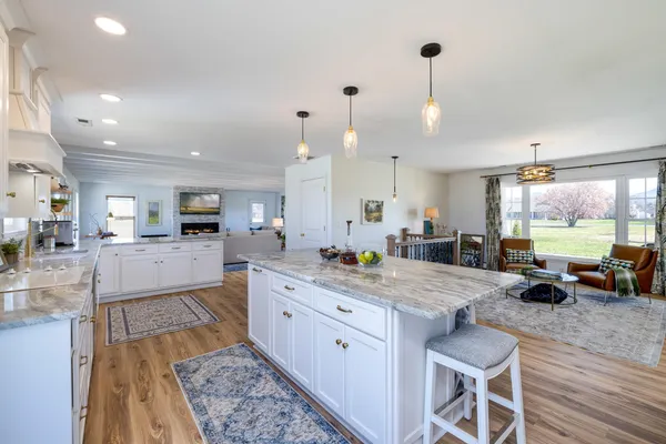 $749,900 | 901 Riverside Avenue, Grottoes, VA 24441