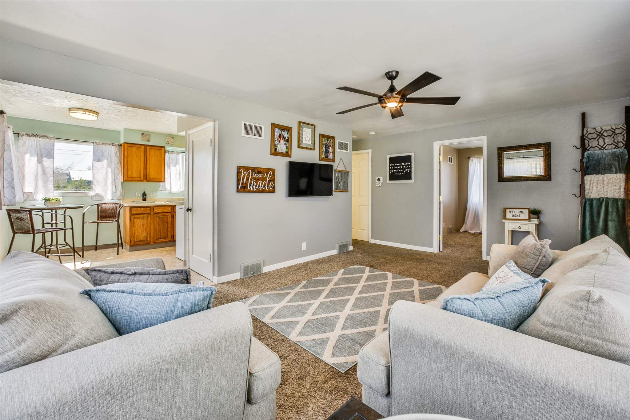 1642 East Bismark Avenue Spokane, WA 99208 - Photo 4 of 18 Gallery Image 4