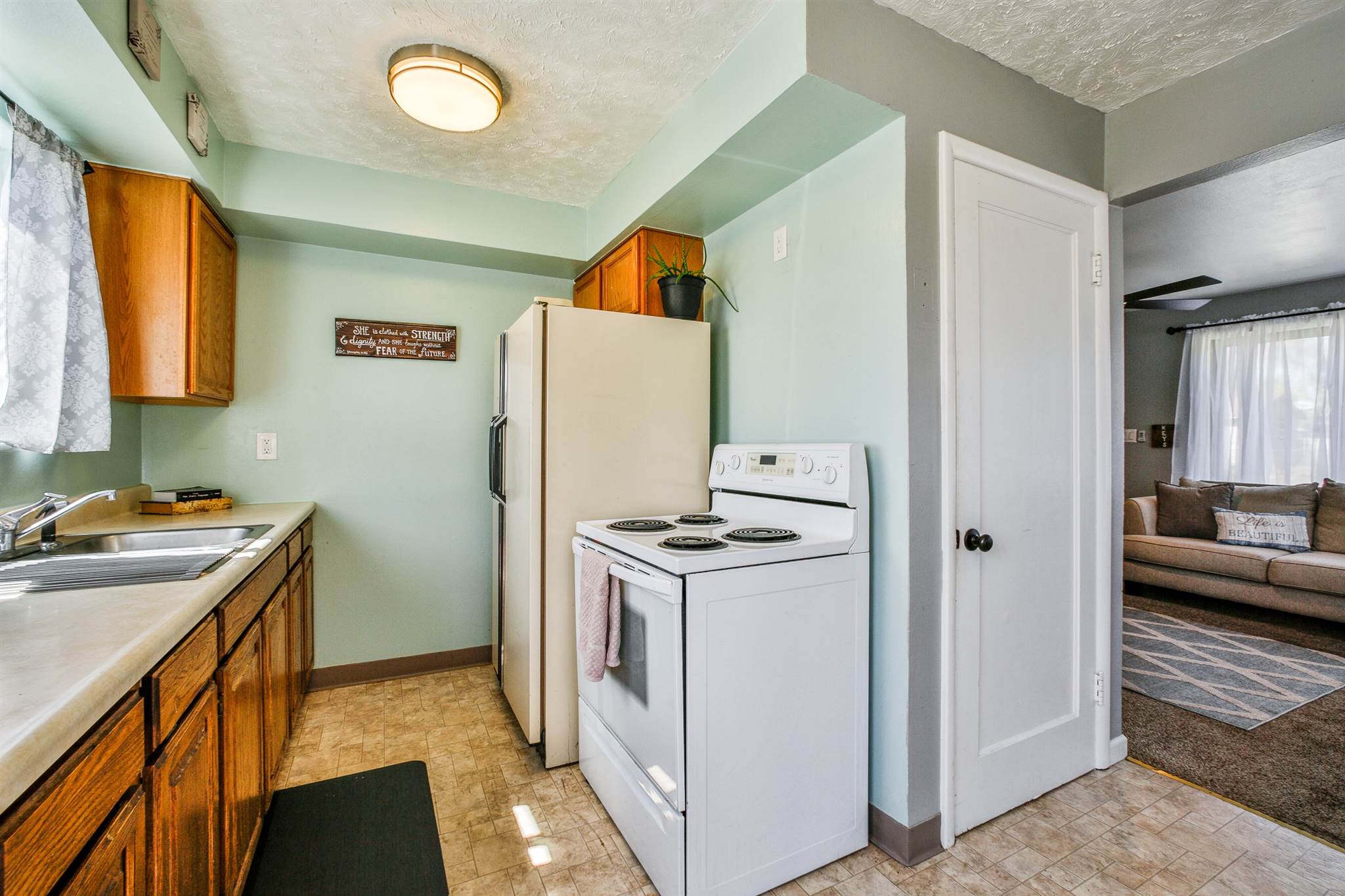 1642 East Bismark Avenue Spokane, WA 99208 - Photo 8 of 18 Gallery Image 8