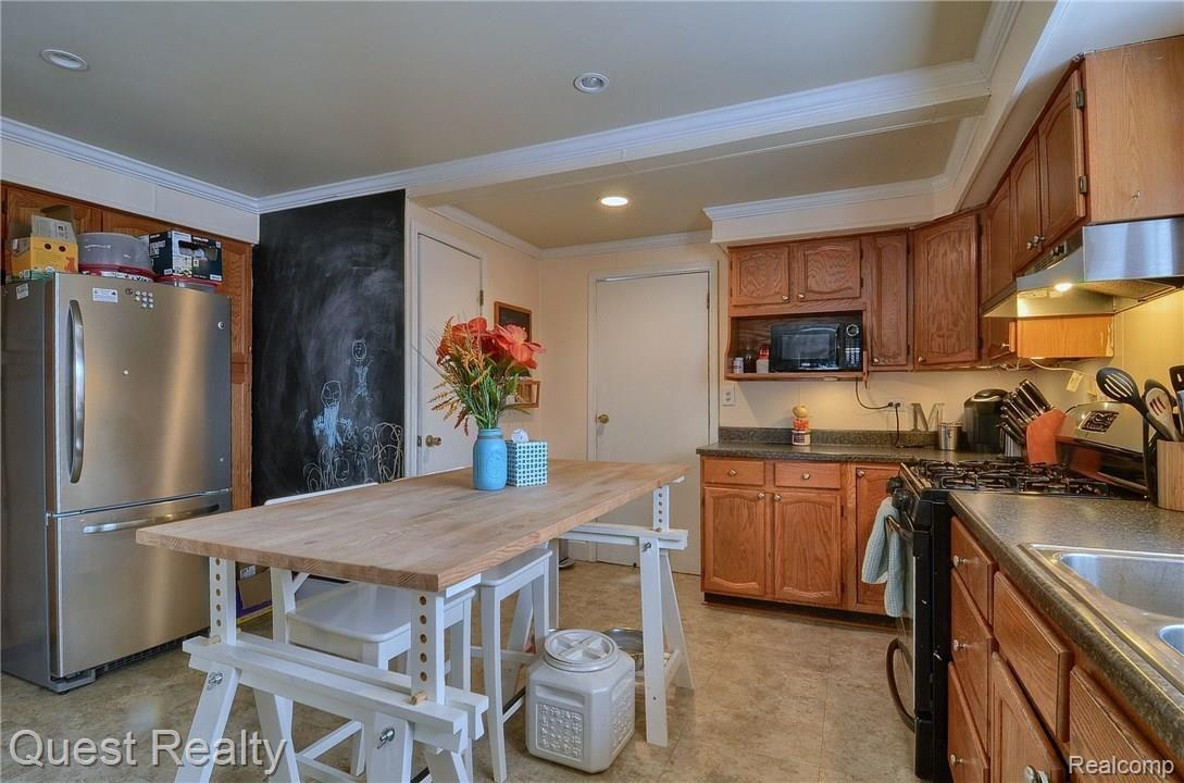 356 Romeo Road Rochester, MI 48307 - Photo 5 of 13 Kitchen
