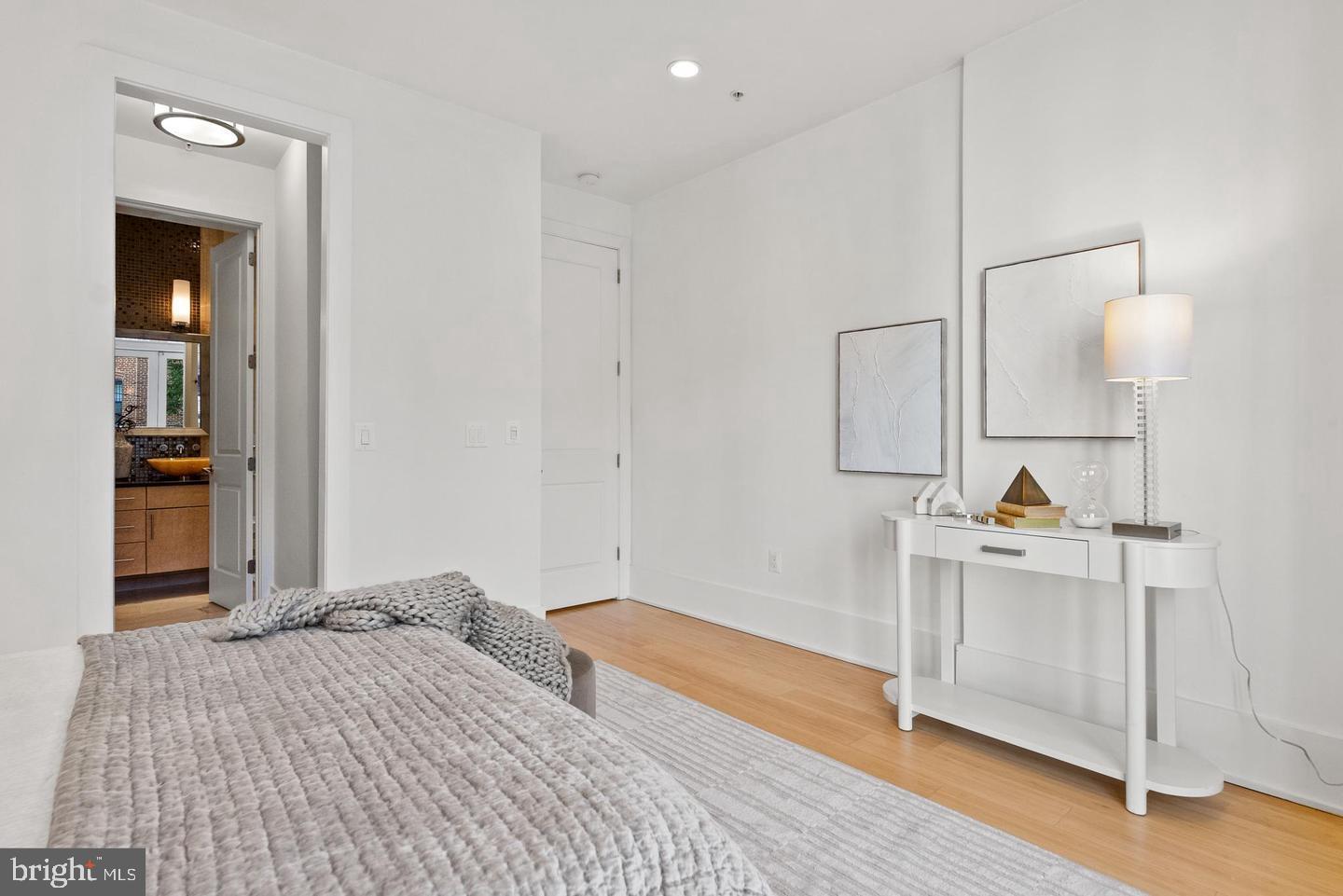 1617 Swann Street Northwest, Unit 5 Washington, DC 20009 - Photo 14 of 23