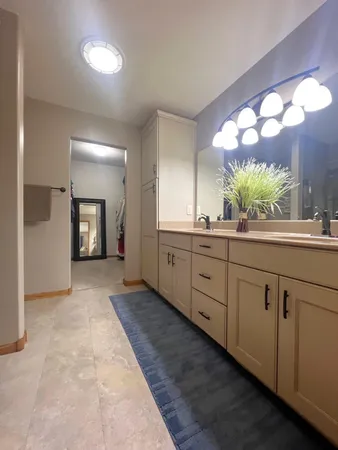 $417,000 | 2509 7th Avenue Southeast, Willmar, MN 56201