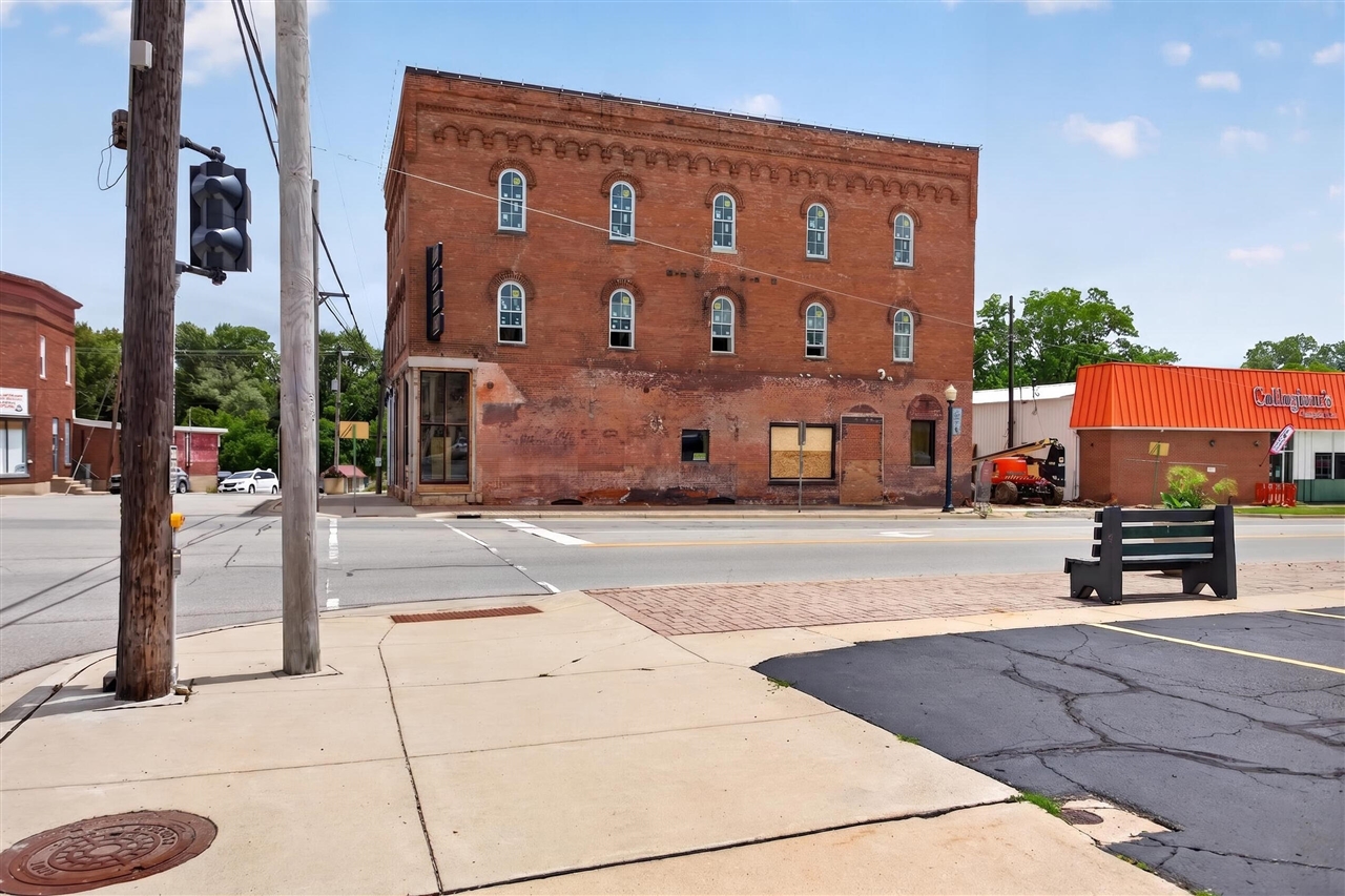101 Monroe Street, Unit : 2 Brooklyn, MI 49230 - Photo 8 of 9