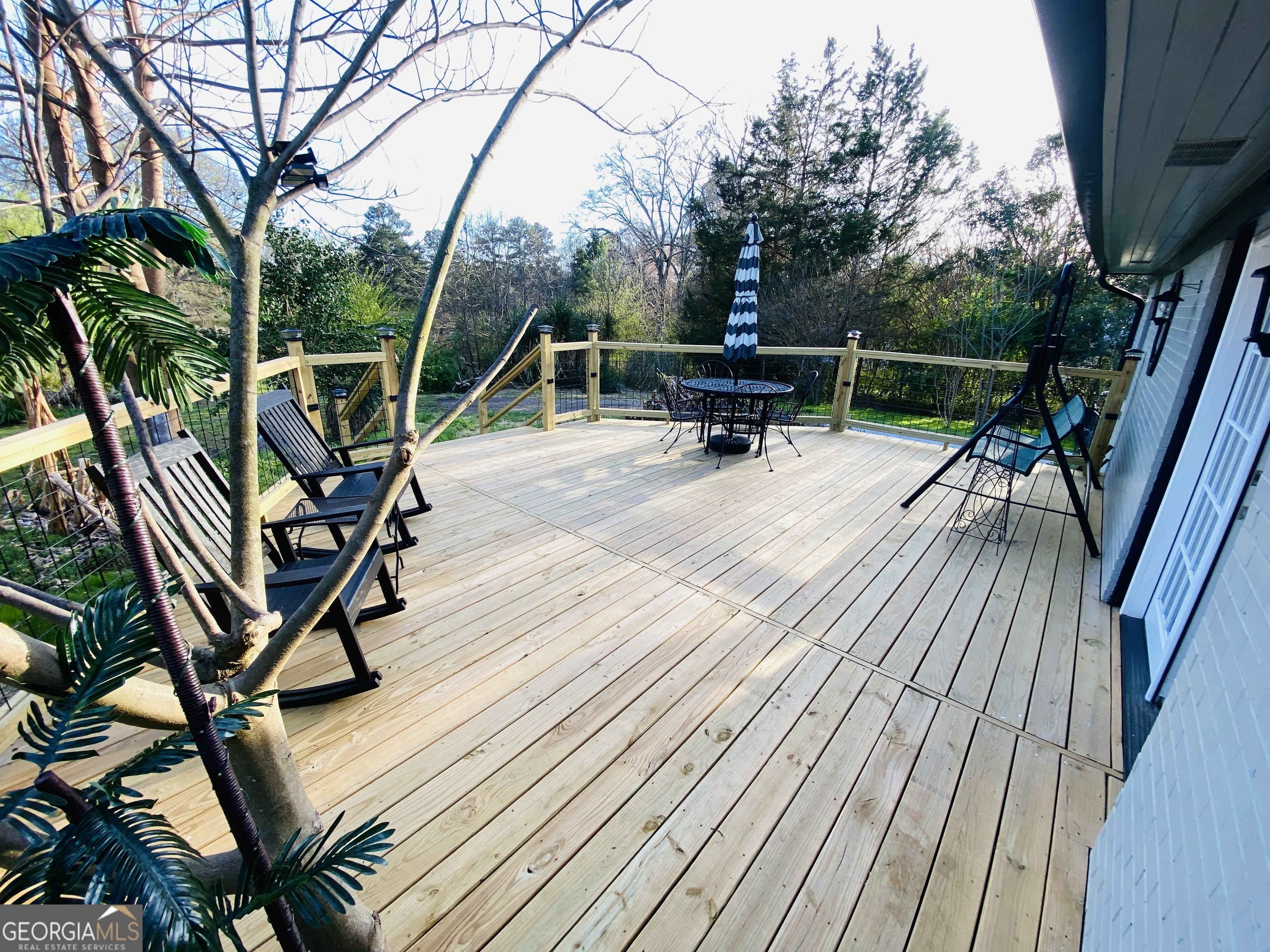 288 Davis Avenue Toccoa, GA 30577 - Photo 8 of 36 a view of outdoor space and deck