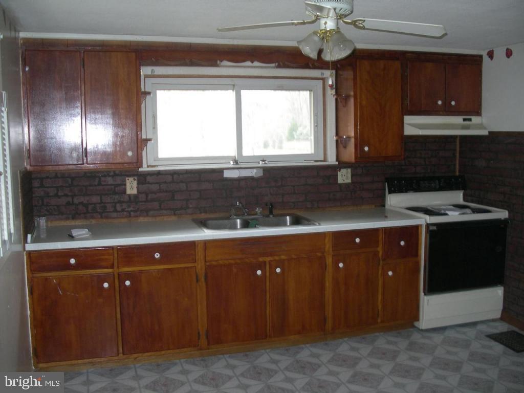 554 Edwards Road Narvon, PA 17555 - Photo 6 of 11 Gallery Image 6