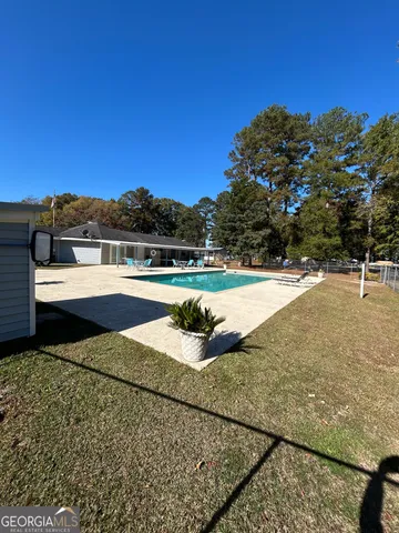 a view of a outdoor space