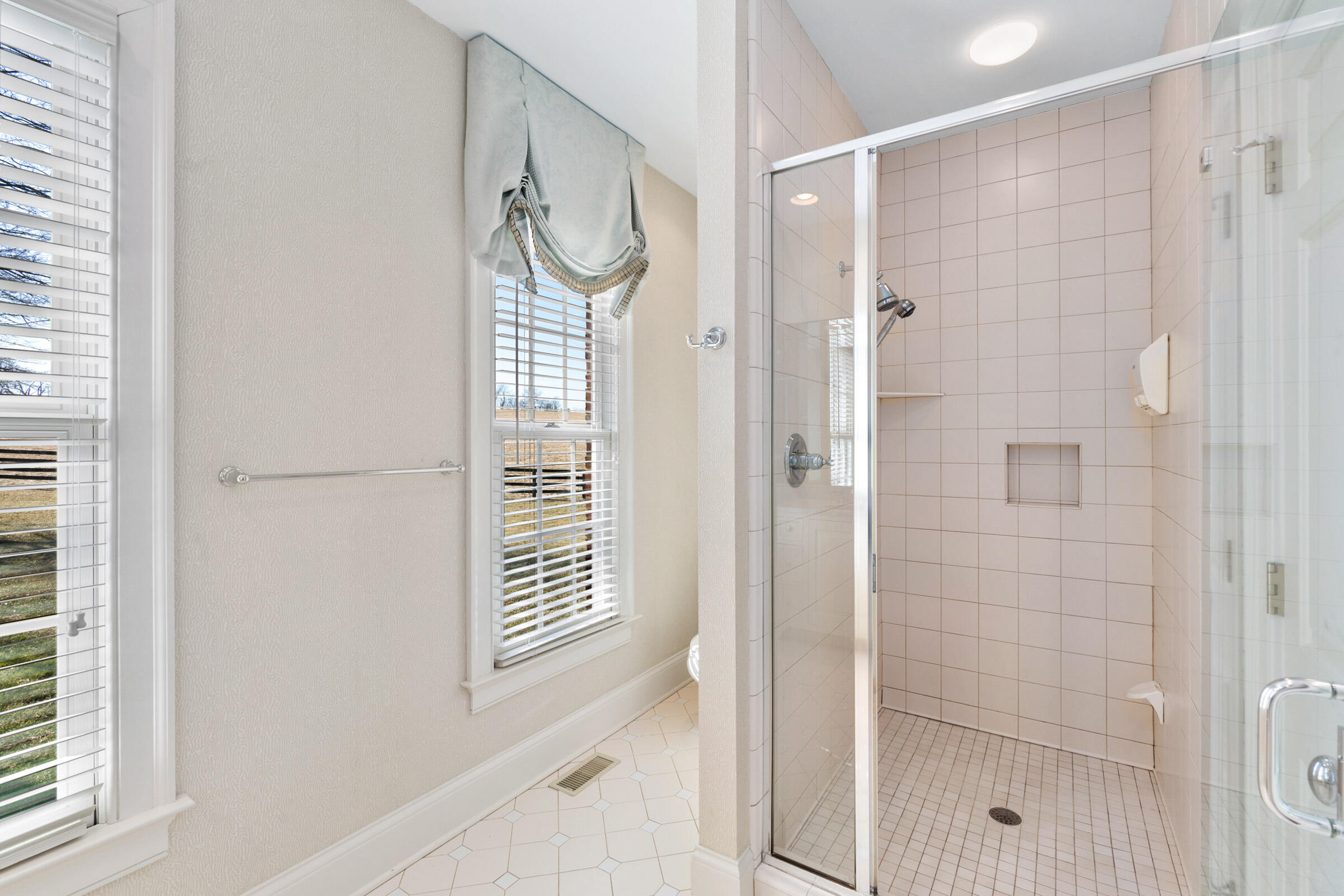 651 Johnston Road Lexington, KY 40511 - Photo 39 of 74 39-2-35