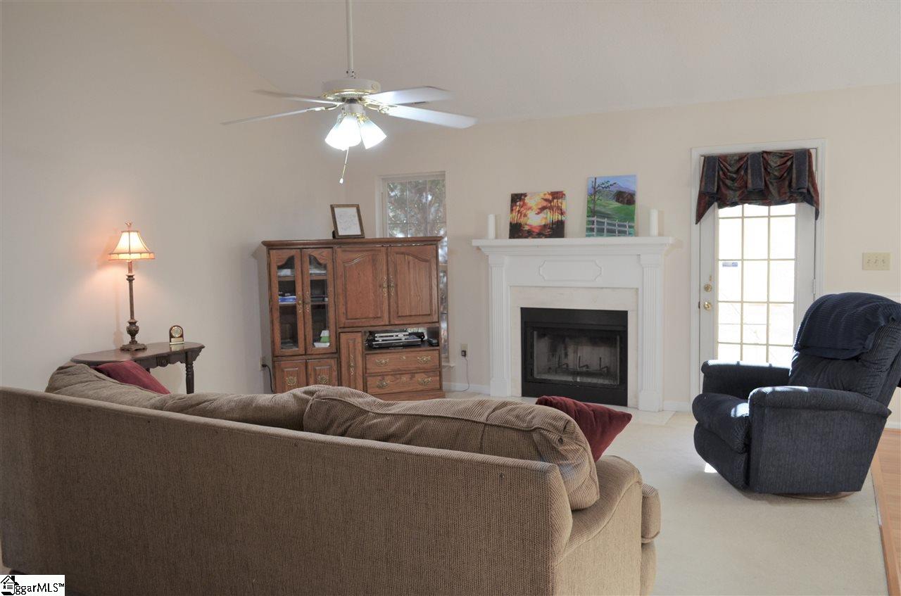 239 Riverside Chase Circle Greer, SC 29650 - Photo 4 of 32