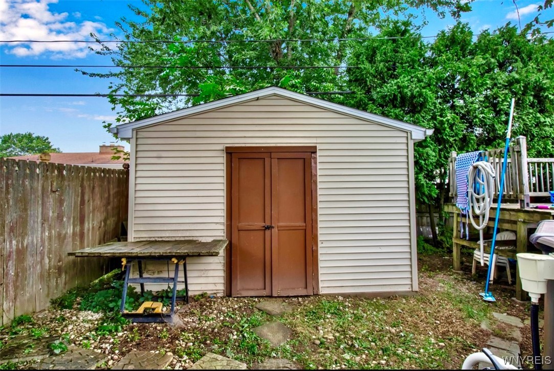 2002 Juron Drive Niagara, NY 14304 - Photo 7 of 28