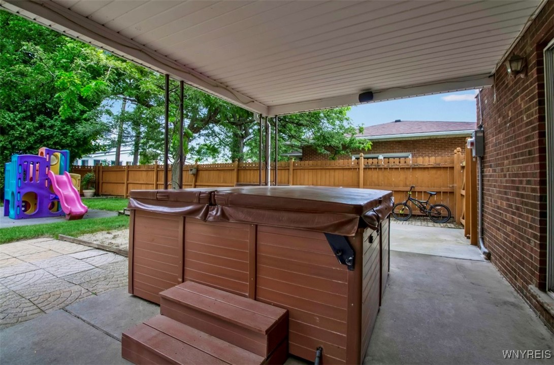 2002 Juron Drive Niagara, NY 14304 - Photo 8 of 28