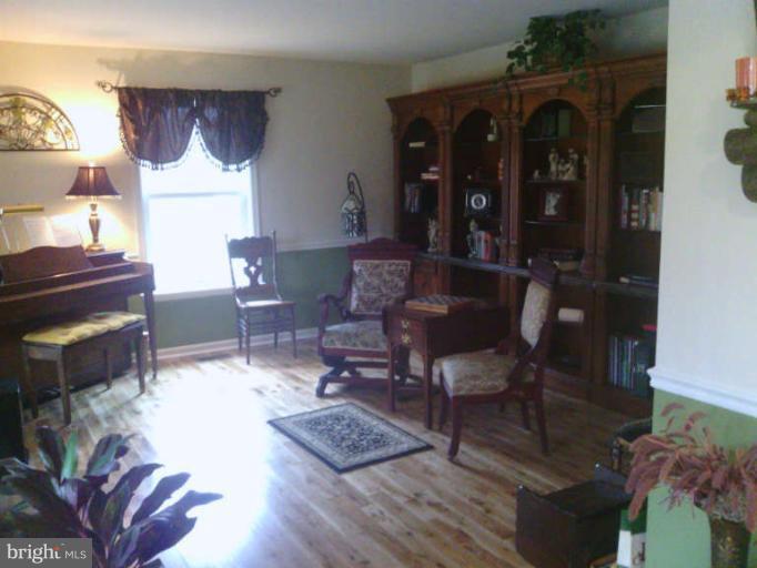 71 Clark Patton Road Fredericksburg, VA 22406 - Photo 12 of 19 Living Room