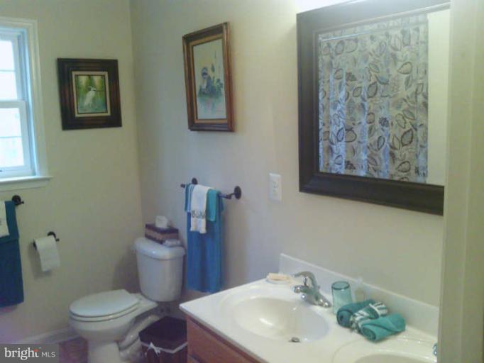 71 Clark Patton Road Fredericksburg, VA 22406 - Photo 15 of 19 Bath