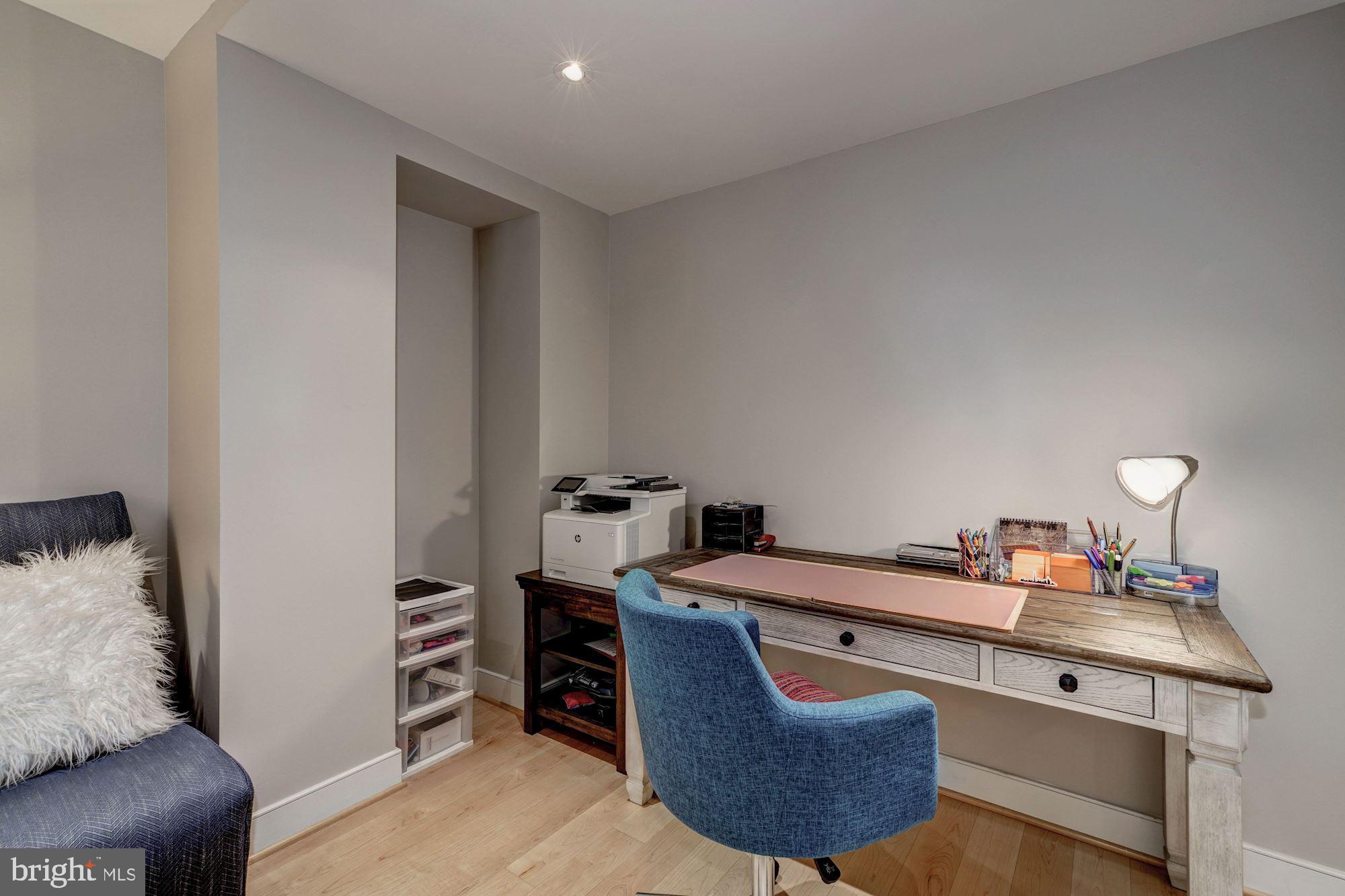 2425 L Street Northwest, Unit 420 Washington, DC 20037 - Photo 17 of 25 Den