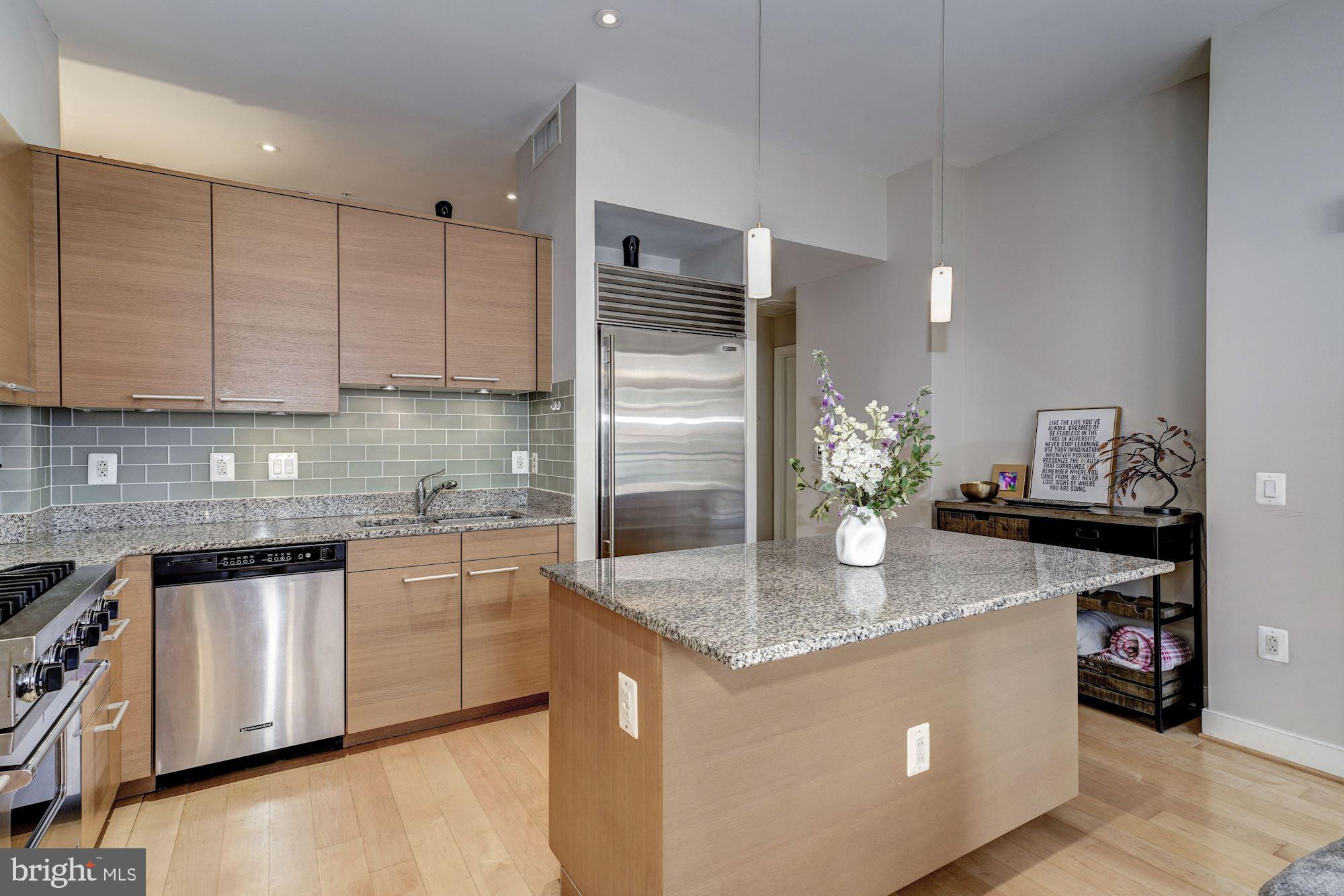 2425 L Street Northwest, Unit 420 Washington, DC 20037 - Photo 6 of 25 Kitchen